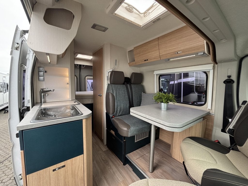 Caravans And Camping Knaus