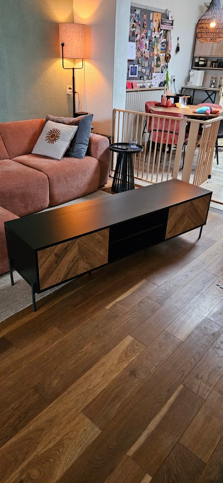 TV meubel, Modern Industrieel, 150 tot 200 cm, Zo goed als nieuw, Minder dan 100 cm