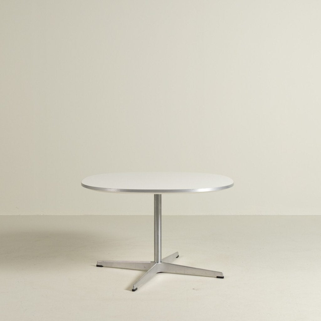 Fritz Hansen A222 Salontafel Rond Wit Laminaat Ø75 cm - Alum, Fritz Hansen, Zo goed als nieuw, Niet ingevuld, Niet ingevuld