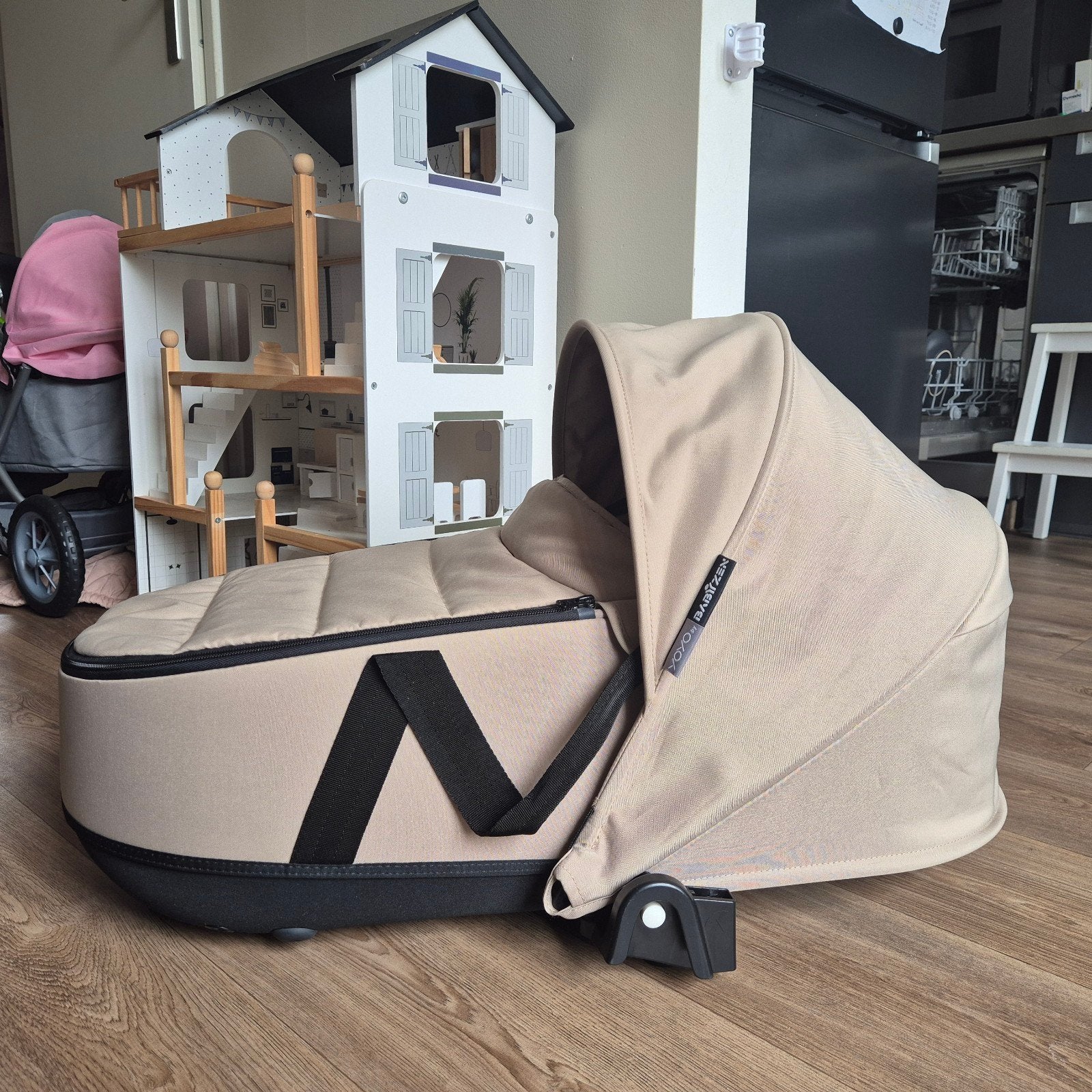 Babyzen YOYO Bassinet / Reiswieg Taupe. Zo goed als nieuw, Kinderen en Baby's, Kinderwagens en Combinaties, Zo goed als nieuw