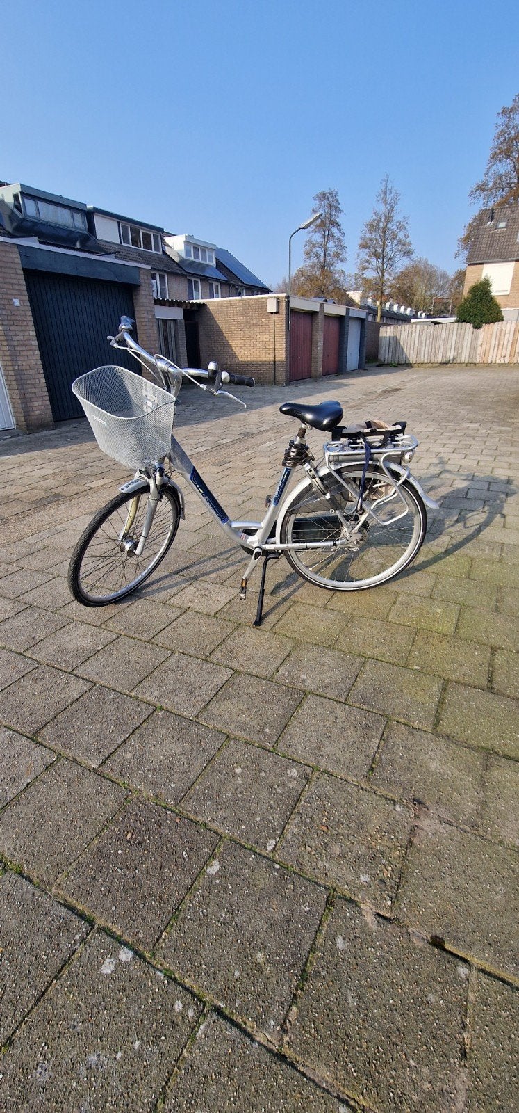 Damesfiets in perfecte staat., 56 cm of meer, Ophalen, Zo goed als nieuw, Handrem
