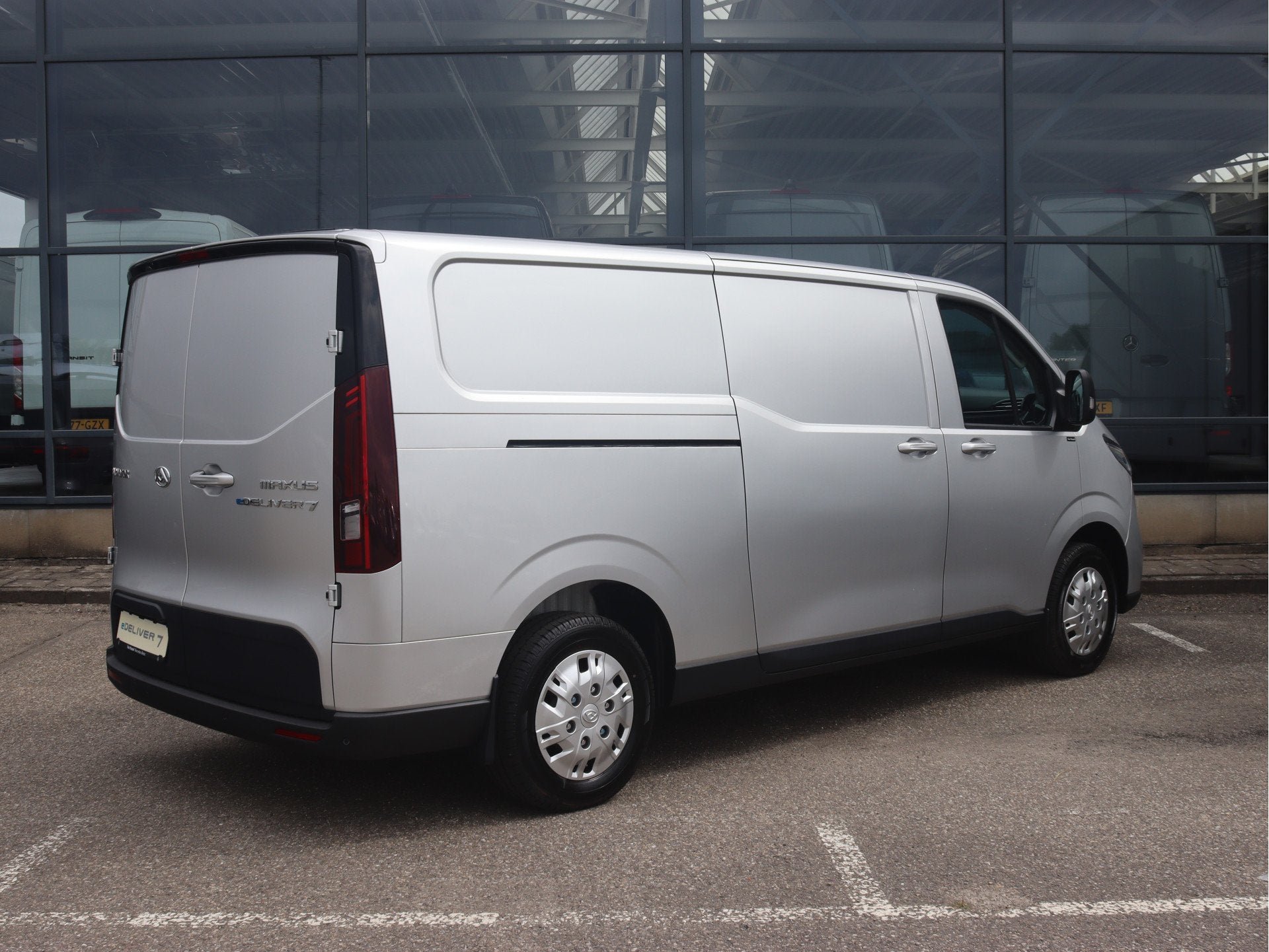 Maxus eDeliver 7 L2H1 77 kWh (bj 2026), Auto's, Stof, Met garantie (alle), Maxus, Origineel Nederlands