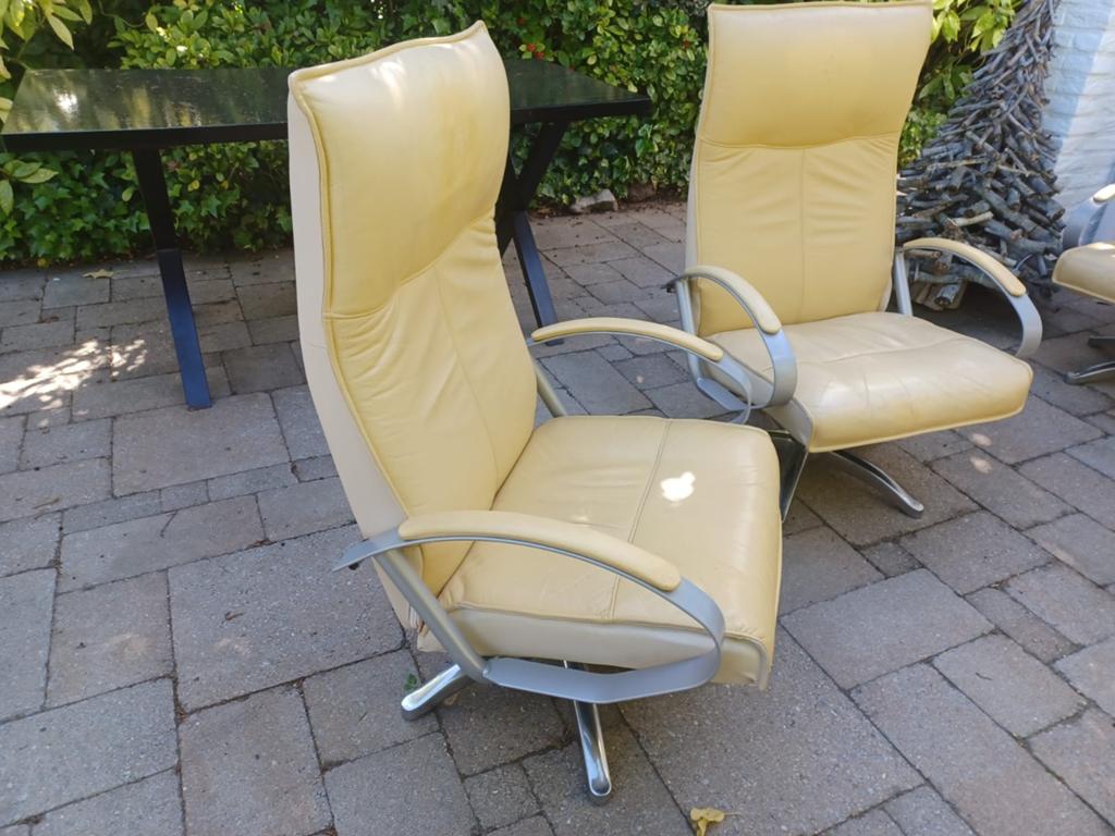 2 comfortabele leren draaistoelen - beige/crème, Huis en Inrichting, Ophalen, Modern, Comfortabel, Gebruikt, Twee
