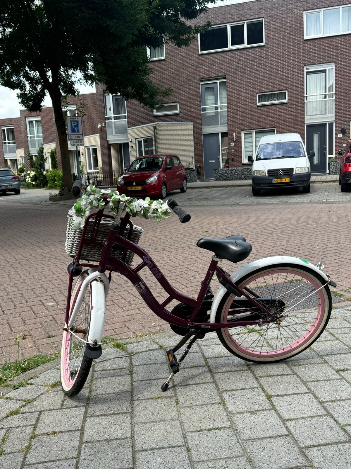 24 inch Leuke meisjesfiets met mandje en bloemen, Ophalen, Gebruikt
