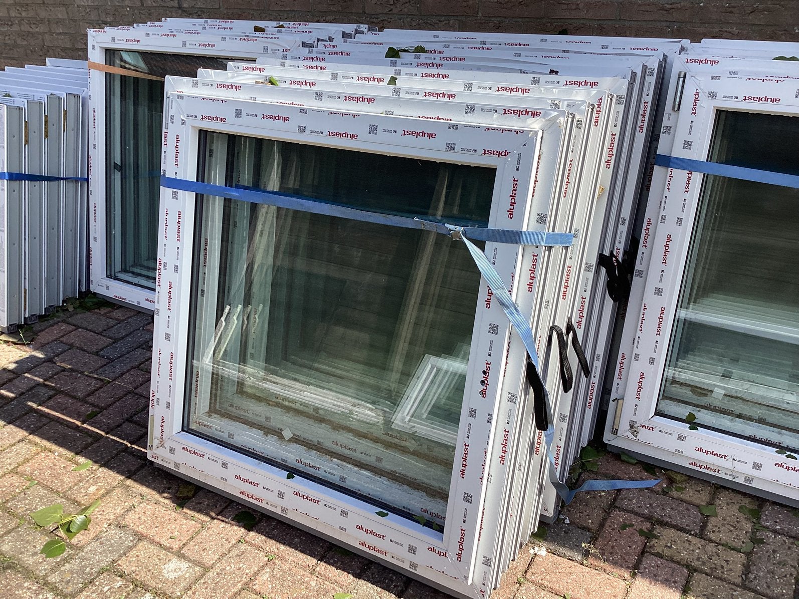 Kunststof kozijnen 100 x 100. Draai kantel raam. Nieuw, Doe-het-zelf en Verbouw, Glas en Ramen, Ophalen, Nieuw, 80 tot 120 cm