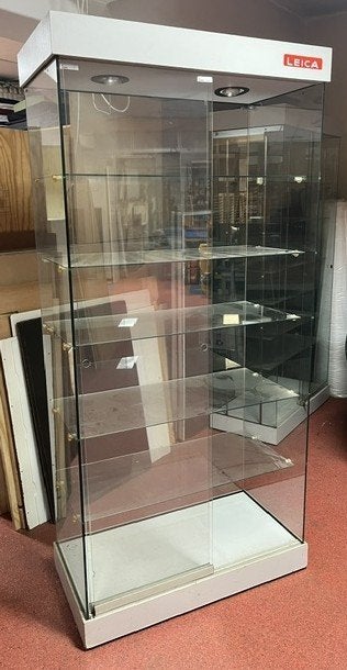glazen vitrinekasten, Ophalen, Met plank(en), Gebruikt, 50 tot 100 cm