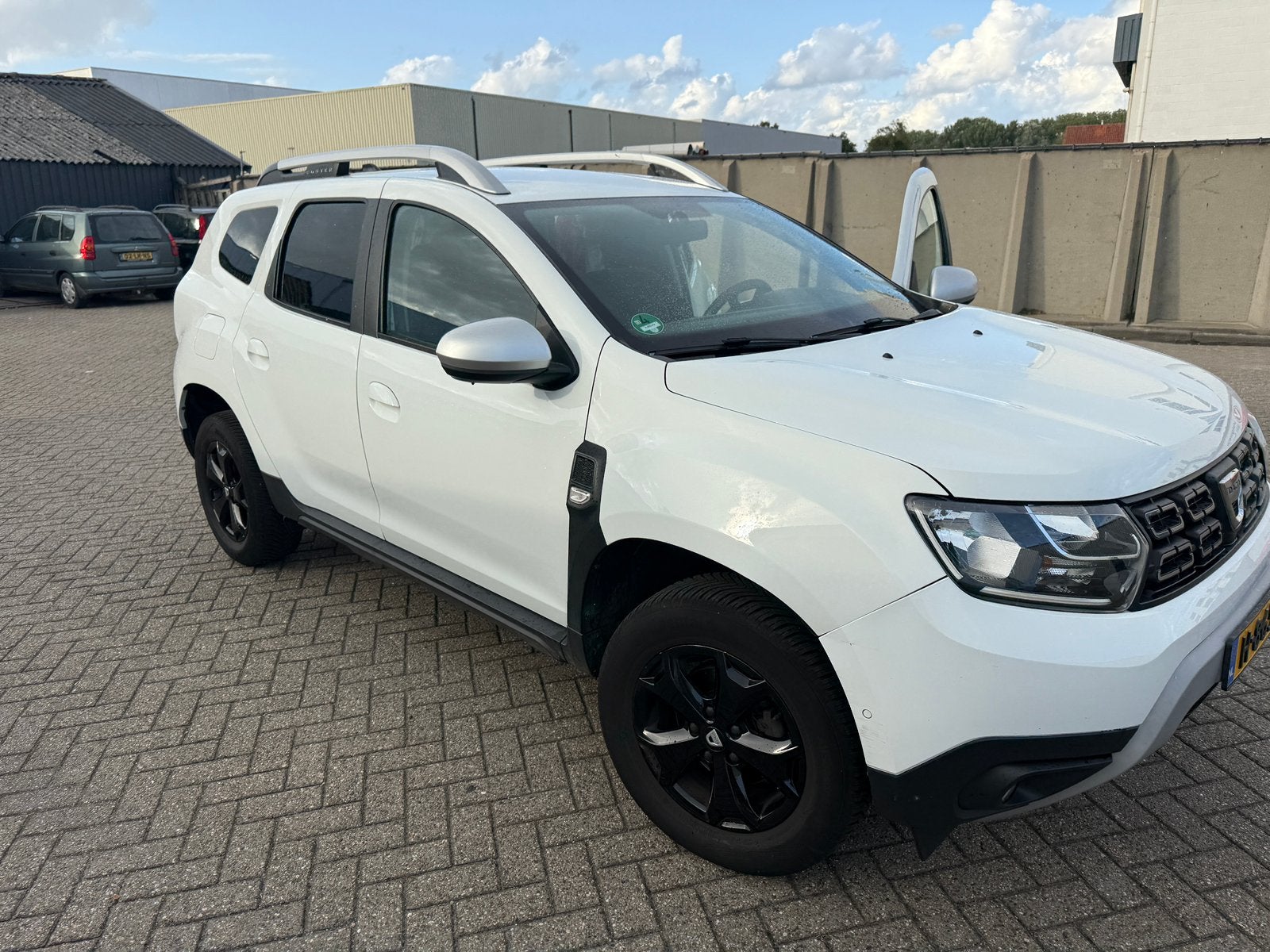 Dacia Duster Prestige Bi-Fuel LPG/benzine – 2020 – 100.071km, Auto's, 1227 kg, Duster, 100 pk, Wit