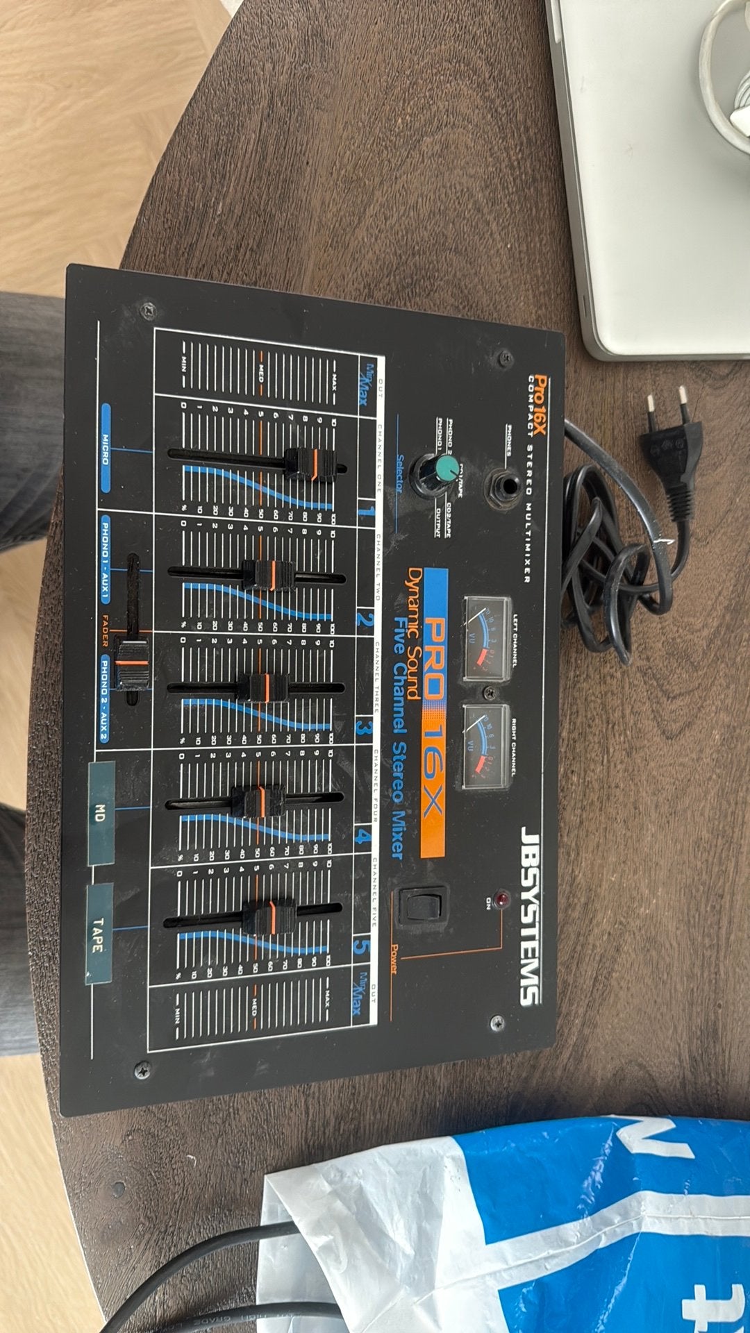 Jb systems pro 16x, Ophalen of Verzenden, Zo goed als nieuw, Minder dan 5 kanalen