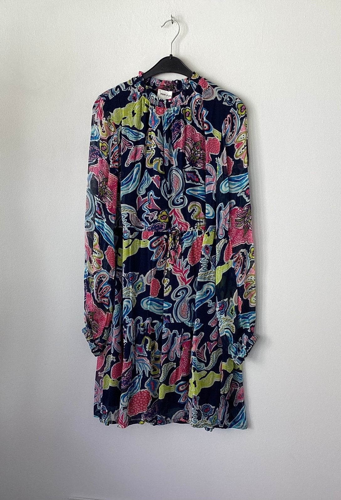 POM AMSTERDAM nieuwe jurk,mt 42, Kleding | Dames, Verzenden, Nieuw, Maat 42/44 (L), Onder de knie