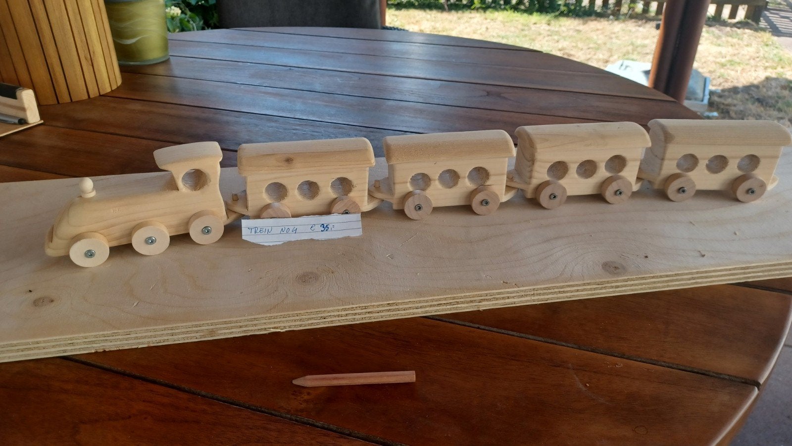 Houten trein met wagons - Handgemaakt speelgoed, Ophalen of Verzenden, Nieuw, Duw- of Trekspeelgoed