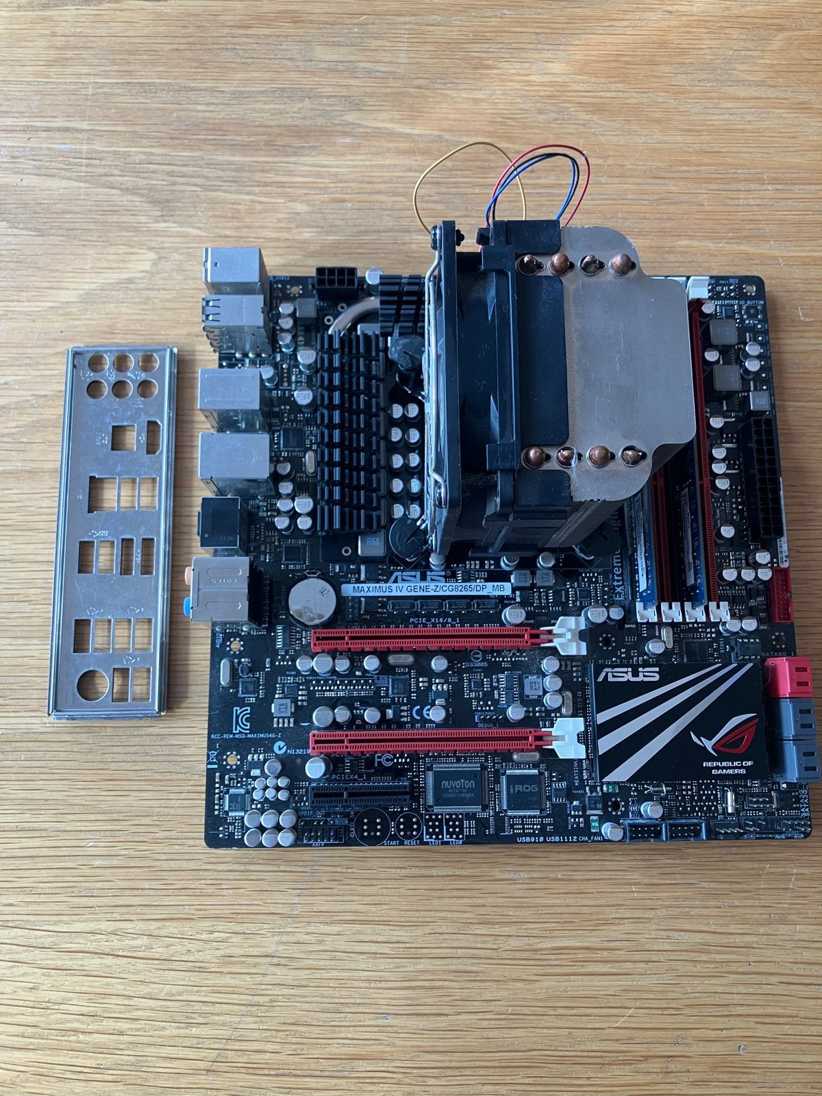 ASUS Maximus IV Gene-Z/GEN3 intel i7 2600k 8gb, Computers en Software, Moederborden, Ophalen of Verzenden, Gebruikt, Intel, DDR3