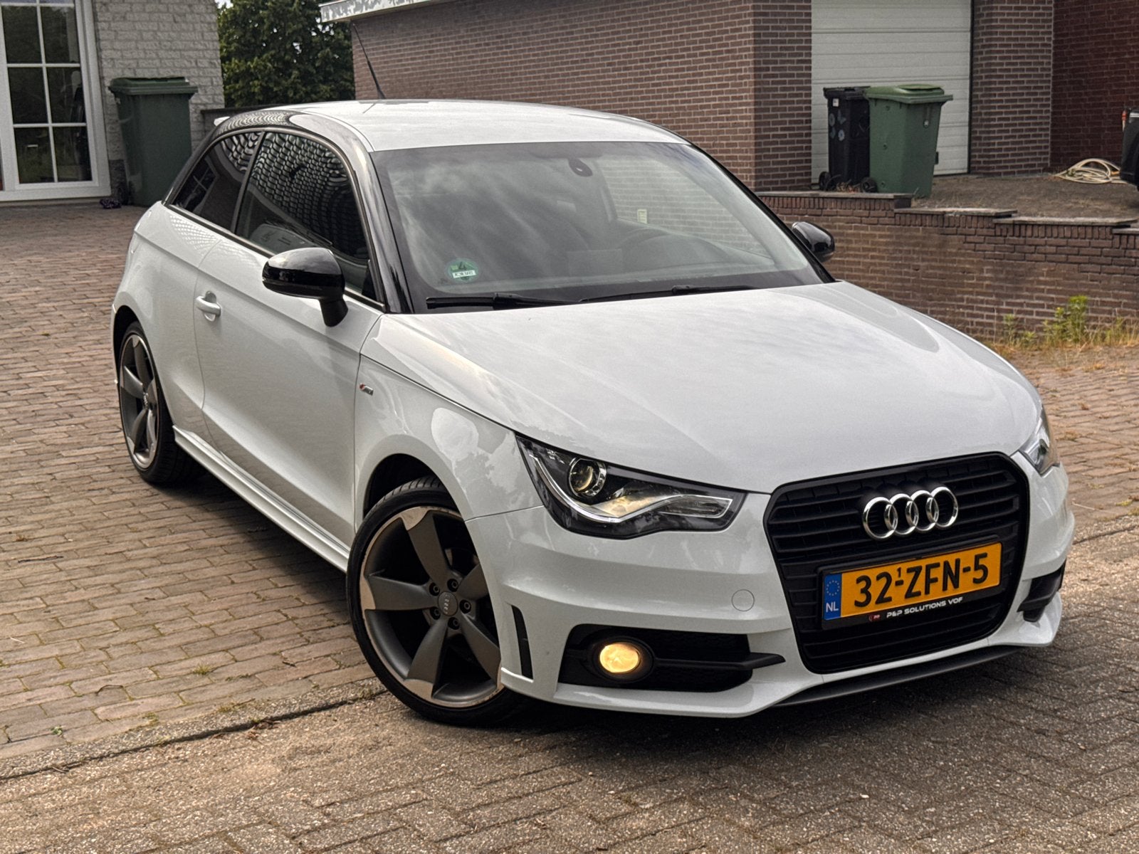 Audi A1 1.2 Tfsi 2012 Parelmoer Wit 3x S-Line NL Auto NAP, Auto's, Voorwielaandrijving, Zwart, 4 cilinders, 4 stoelen