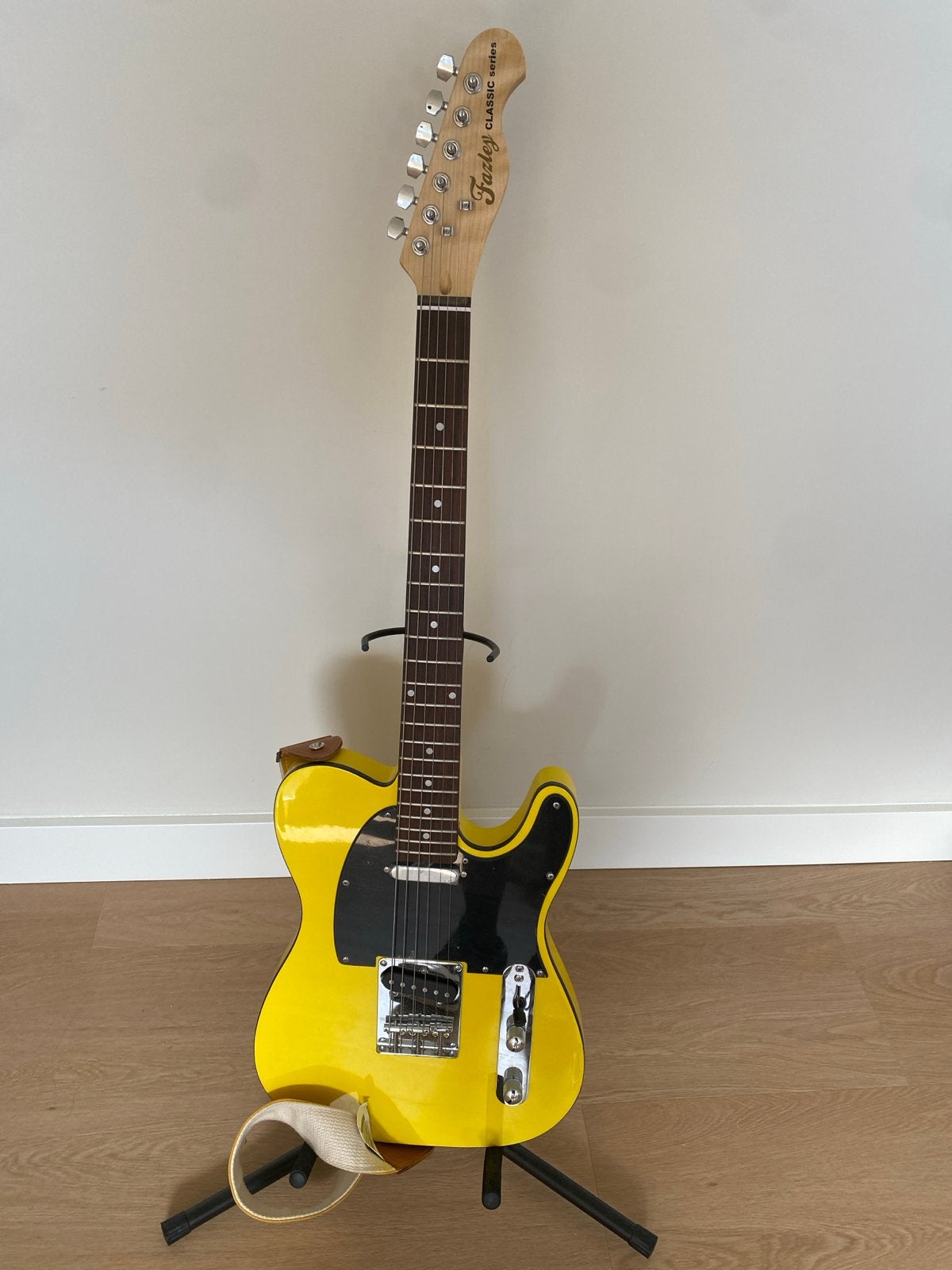 Fazley Classic Series Elektrische Gitaar - Geel, Ophalen, Zo goed als nieuw, Solid body, Overige merken