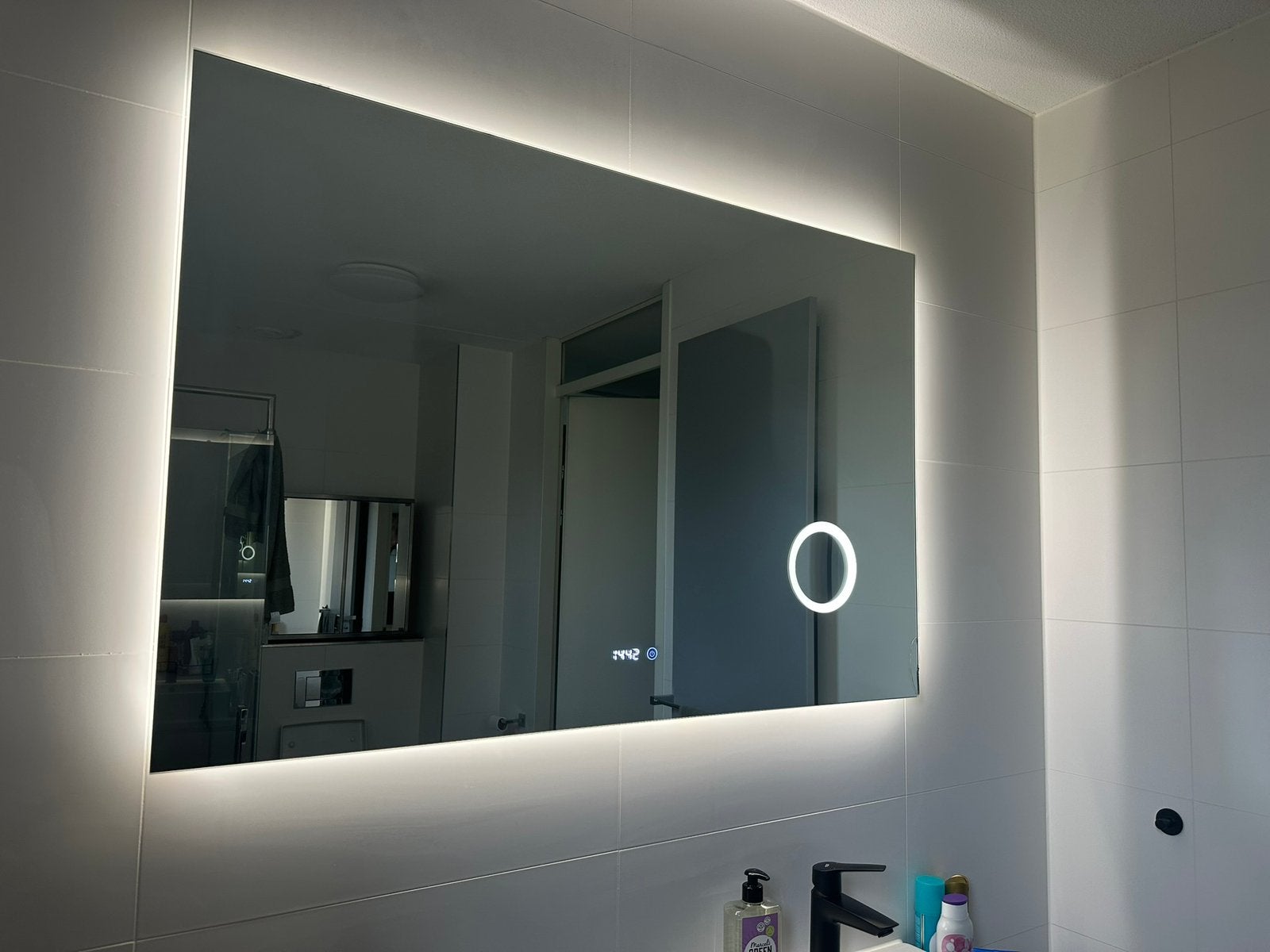 Ledspiegel badkamer, Ophalen, 100 tot 150 cm, Overige typen, Zo goed als nieuw