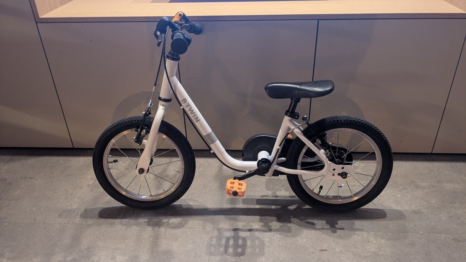2x B'Twin Discover 100 Decathlon kinderfietsen - Wit 14 inch, Ophalen, Zijwieltjes, Velgrem, B'Twin Decathlon