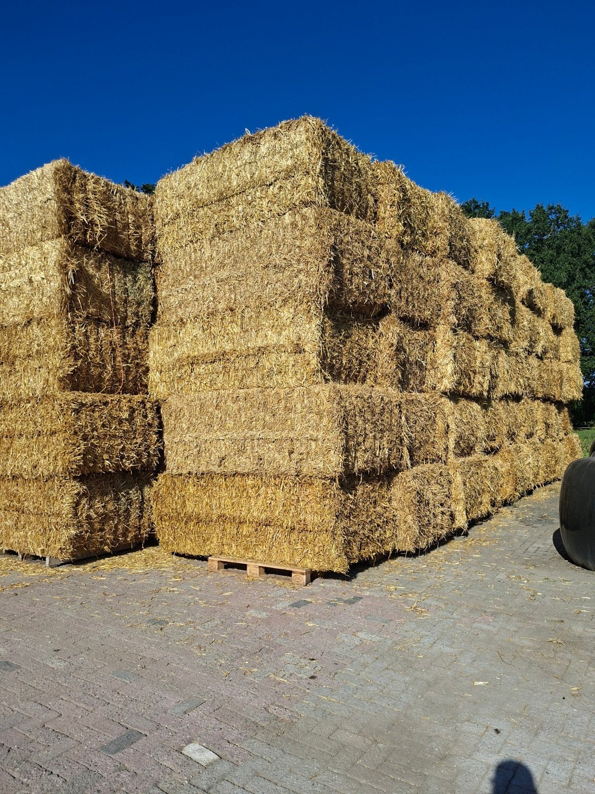tarwestro, grote balen en kleine balen stro