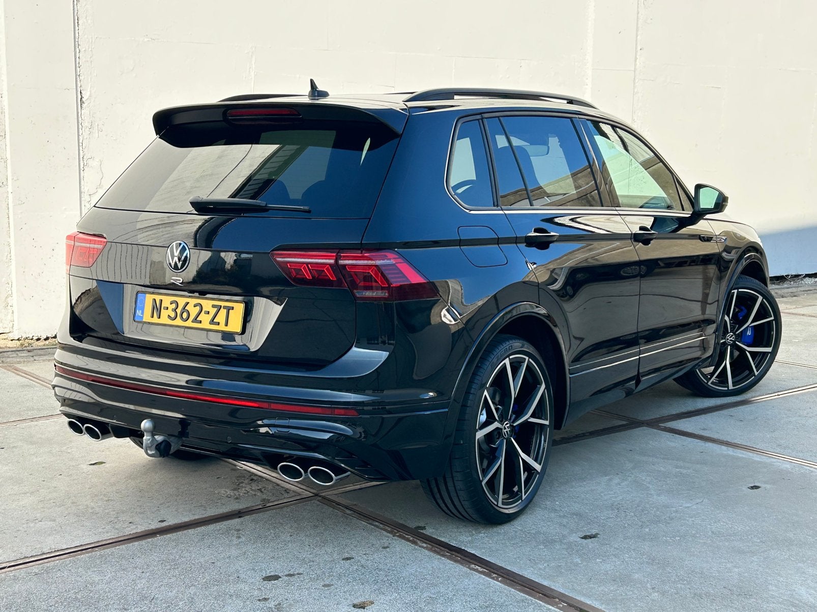 Volkswagen Tiguan 2.0 R75 320PK DSG 2021  pano trekhaak, Automaat, Euro 6, 4 cilinders, 1984 cc