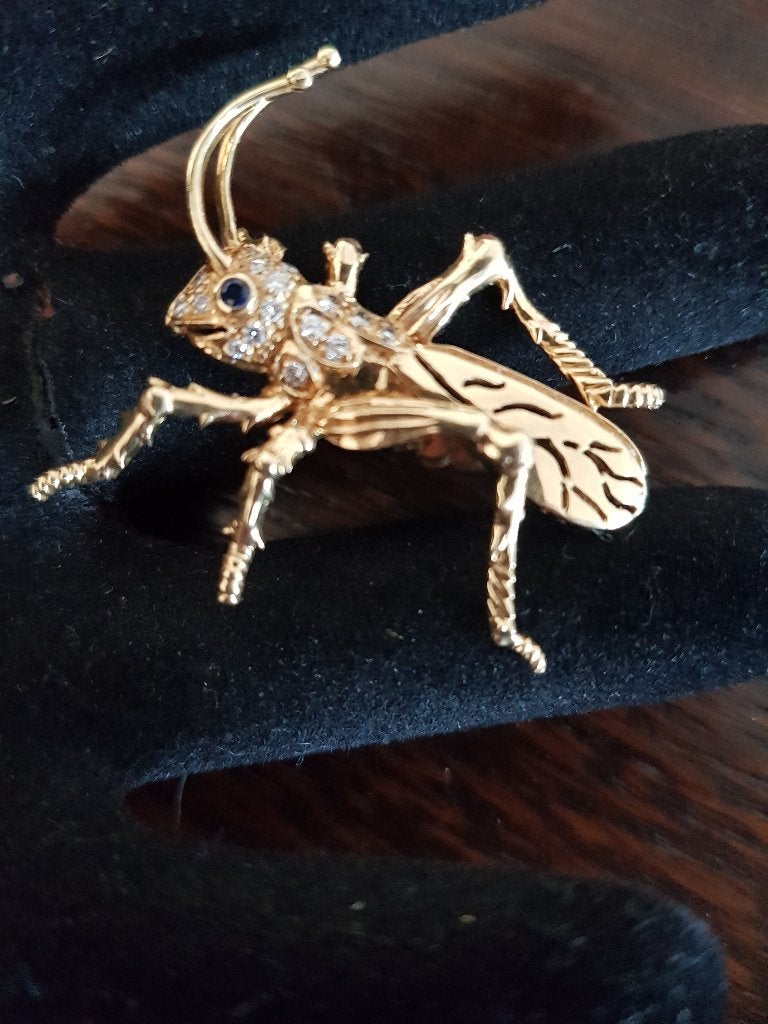 18krt gg sprinkhaan broche met saffier en briljant, Sieraden, Tassen en Uiterlijk, Minder dan 4 cm, Nieuw, Ophalen of Verzenden