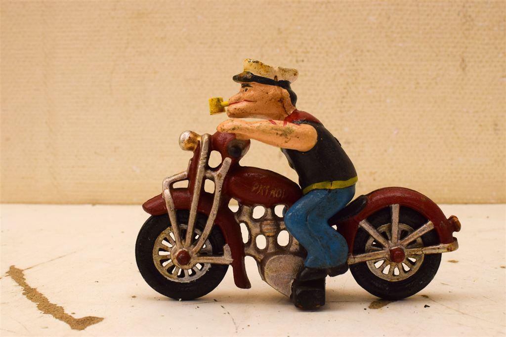 Gietijzeren beeld van Popeye op een motor 51197, Verzamelen, Ophalen of Verzenden, Gebruikt
