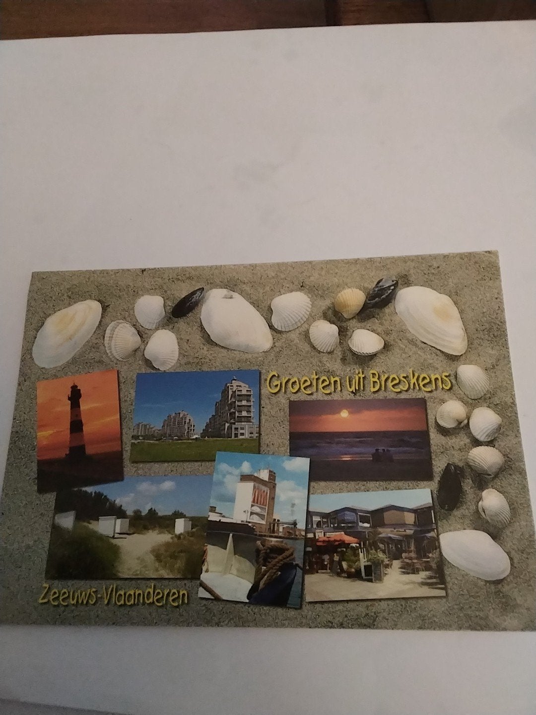 Ansichtkaart Groeten uit Breskens Zeeland met schelpen, Ophalen of Verzenden, 1980 tot heden, Gelopen, Zeeland