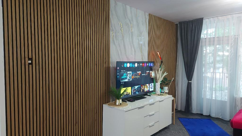 Moet weg Tv kast ikea in uitstekend staat, Huis en Inrichting, Kasten | Televisiemeubels, Ophalen, 150 tot 200 cm, Zo goed als nieuw