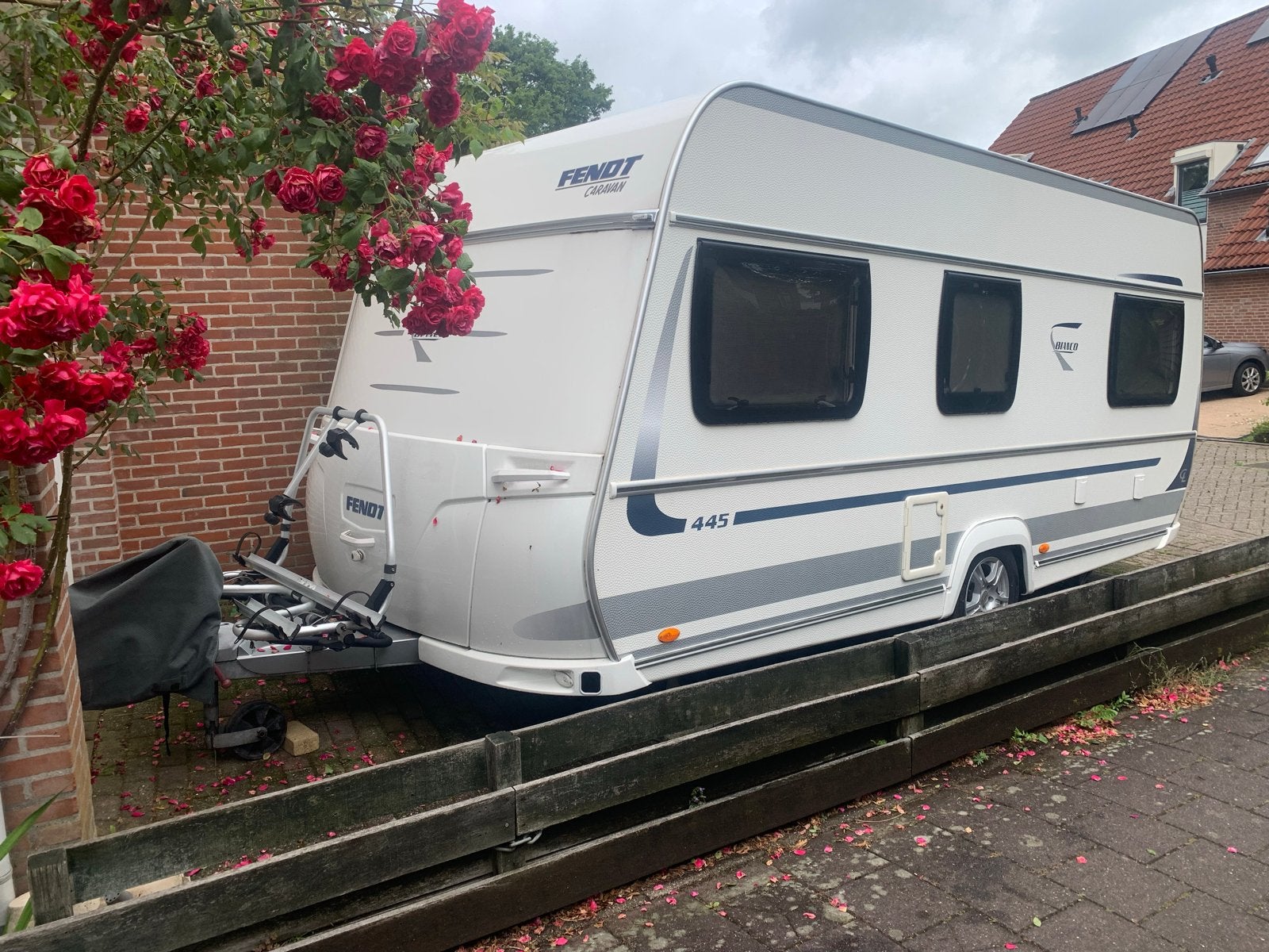 Fendt Bianco 445: TF Bianco Compacte en complete caravan, Caravans en Kamperen, Vast bed, Rondzit, Particulier, Tot en met 4