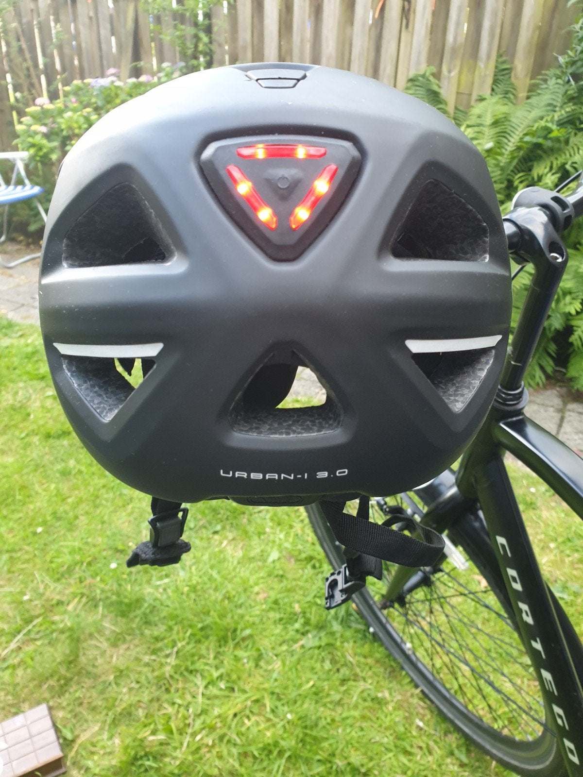 ABUS Urban-I 3.0 Fietshelm met LED-achterlicht, Ophalen, Overige maten, Zo goed als nieuw, ABUS
