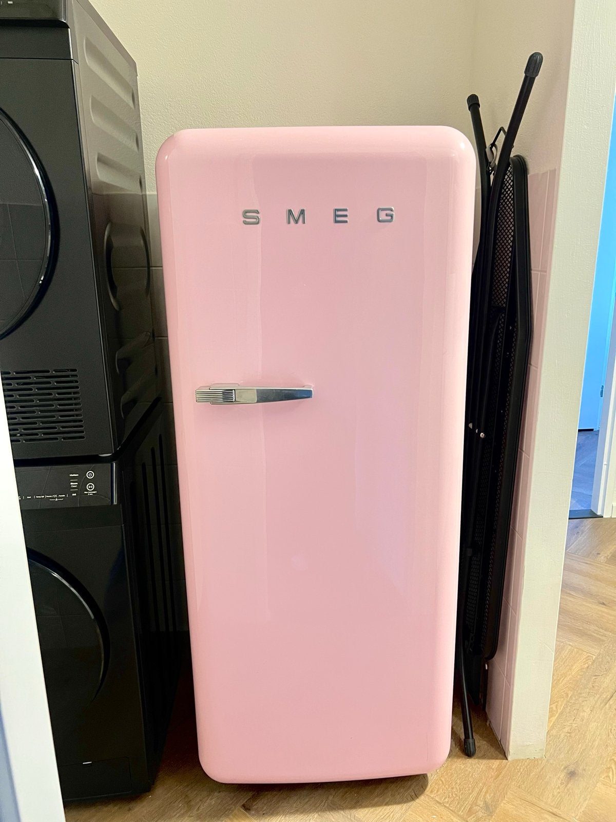 SMEG Roze Koelkast met Vriesvak, Witgoed en Apparatuur, Ophalen, 150 tot 200 liter, Gebruikt, 140 tot 160 cm