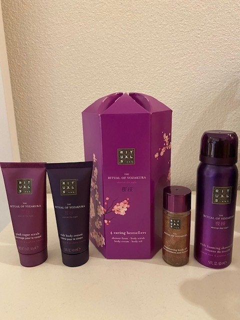 Nieuw Rituals Yozakura setje body cream, oil, foam scrub, Ophalen of Verzenden, Nieuw, Bad & Douche