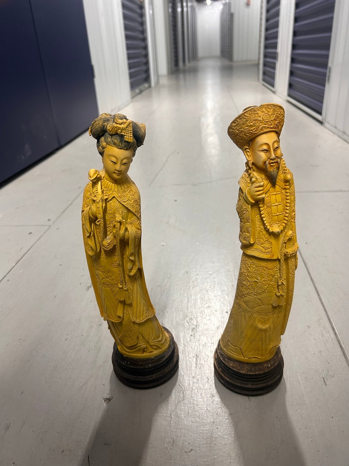 Set van 2 Aziatische beelden: man en vrouw, Antiek en Kunst, Groep mensen, Ophalen of Verzenden, Handgemaakt, 20 - 50 cm