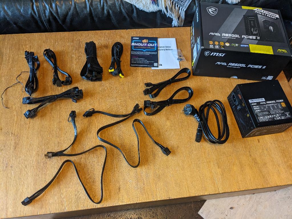 MSI MAG A850GL PCIE5 II 2 PSU, Ophalen of Verzenden, Zo goed als nieuw