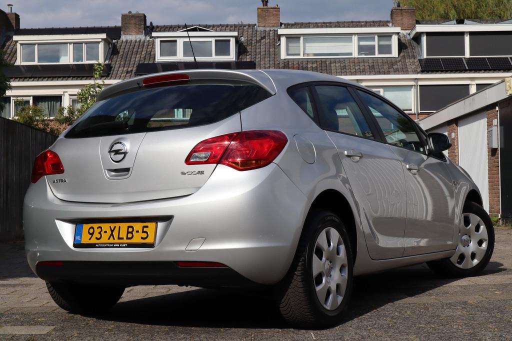 Opel Astra 1.4 Anniversary Edition | Cruise control |, Voorwielaandrijving, Euro 5, 101 pk, Gebruikt