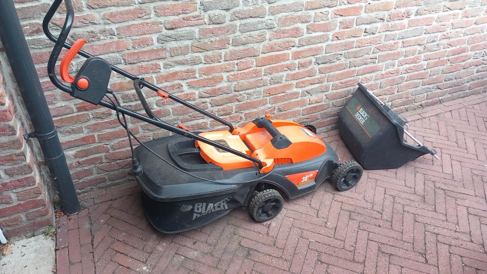 Black+Decker Elektrische Grasmaaier 38cm Maaibreedte, Ophalen, Cirkelmaaier, Gebruikt, Elektrische grasmaaier