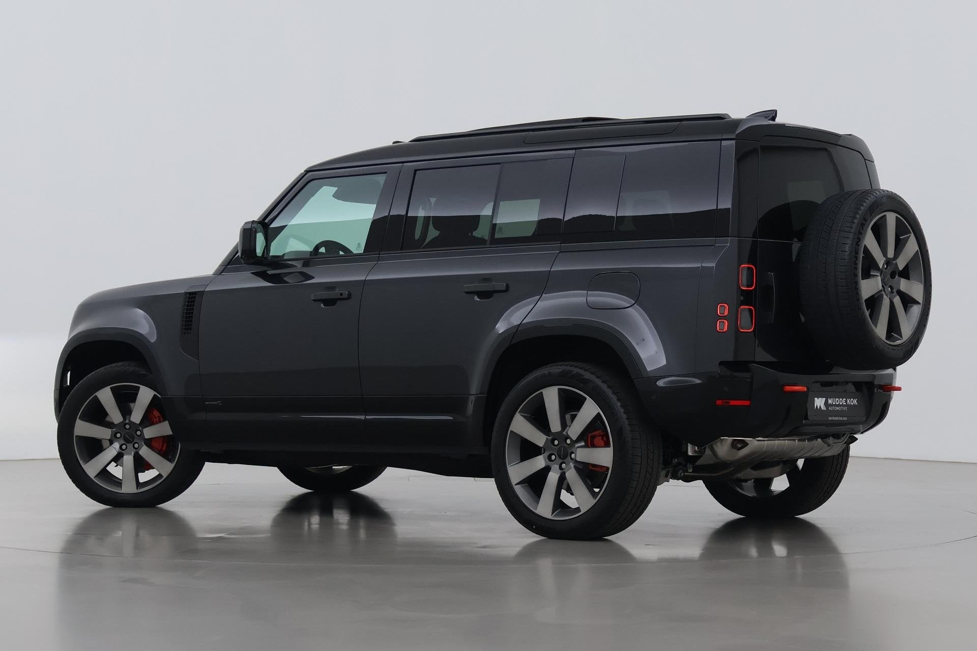 Land Rover Defender 2.0 P300e 110 X | FACELIFT | ClearSight, Automaat, Gebruikt, 4 cilinders, 150 min