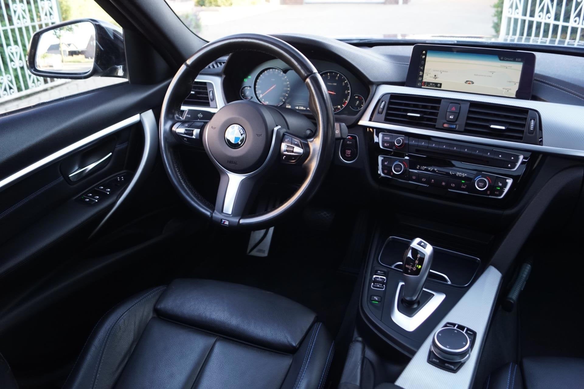 BMW 3-serie Touring 318i M Sport Corporate Lease Autom Leder, Auto's, BMW, Automaat, Gebruikt, 3 cilinders, 3-Serie