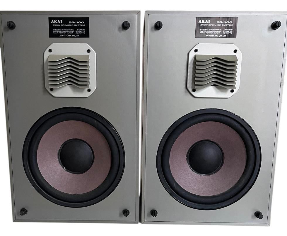 Akai SR-1100 Vintage bookshelf speakers, Audio, Tv en Foto, Luidsprekers, Zo goed als nieuw, Front, Rear of Stereo speakers, Minder dan 60 watt