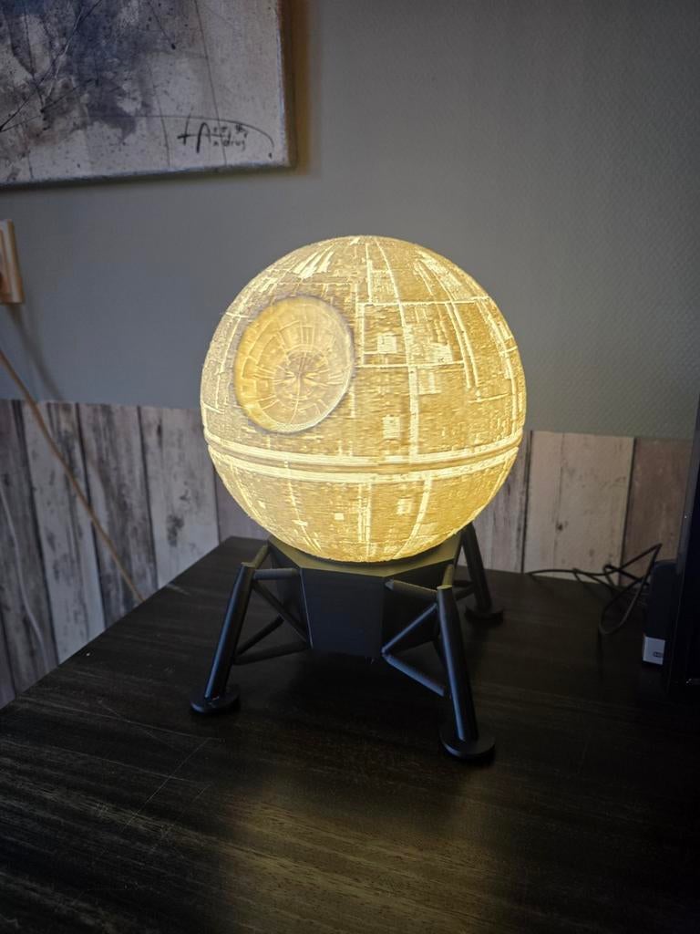 Nieuwe Death Star lamp, 24 cm 3D geprint., Verzamelen, Star Wars, Ophalen of Verzenden, Nieuw, Overige typen