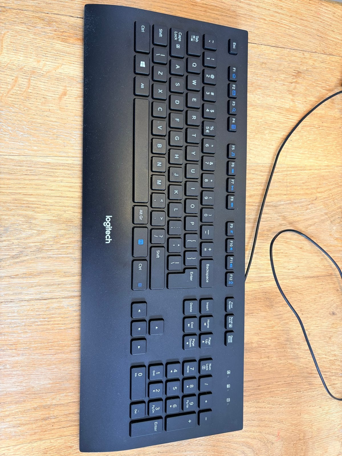 Logitech K280e USB Toetsenbord - Bedraad, Computers en Software, Toetsenborden, Gebruikt, Ophalen of Verzenden, Qwerty, Numeriek gedeelte