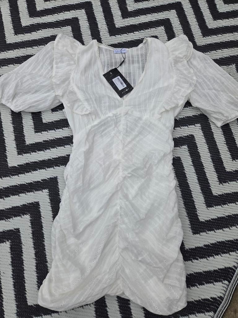 Zomerjurkje beige M. Nieuw, Kleding | Dames, Jurken, Ophalen of Verzenden, Nieuw, Beige, Boven de knie