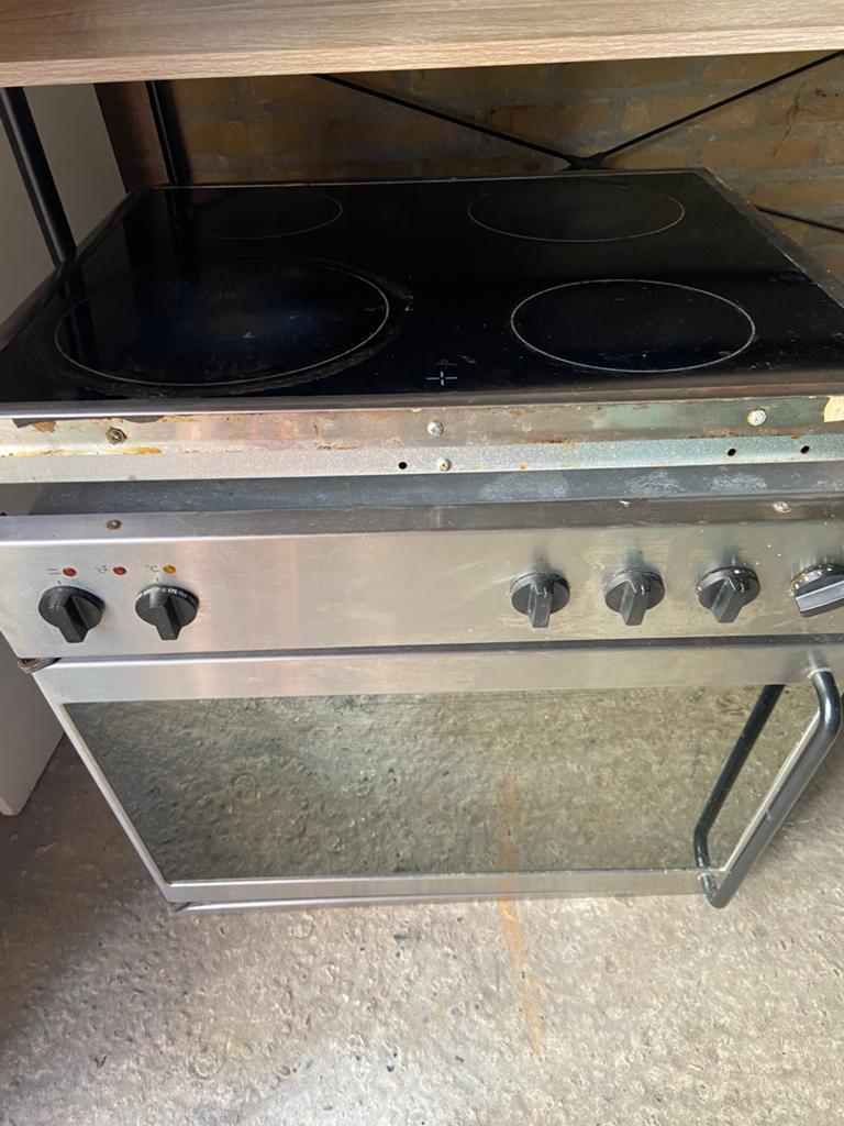 Inbouw Oven met keramische kookplaat, Keramisch, Zo goed als nieuw, Vrijstaand, 85 tot 90 cm