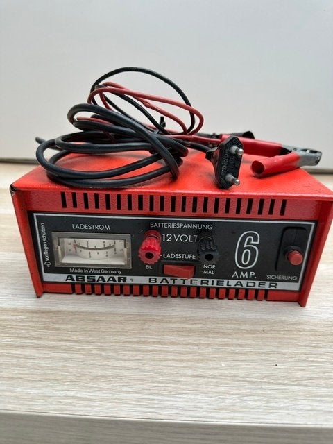 ABSAAR Acculader 12V 6A – Made in West Germany, Gebruikt
