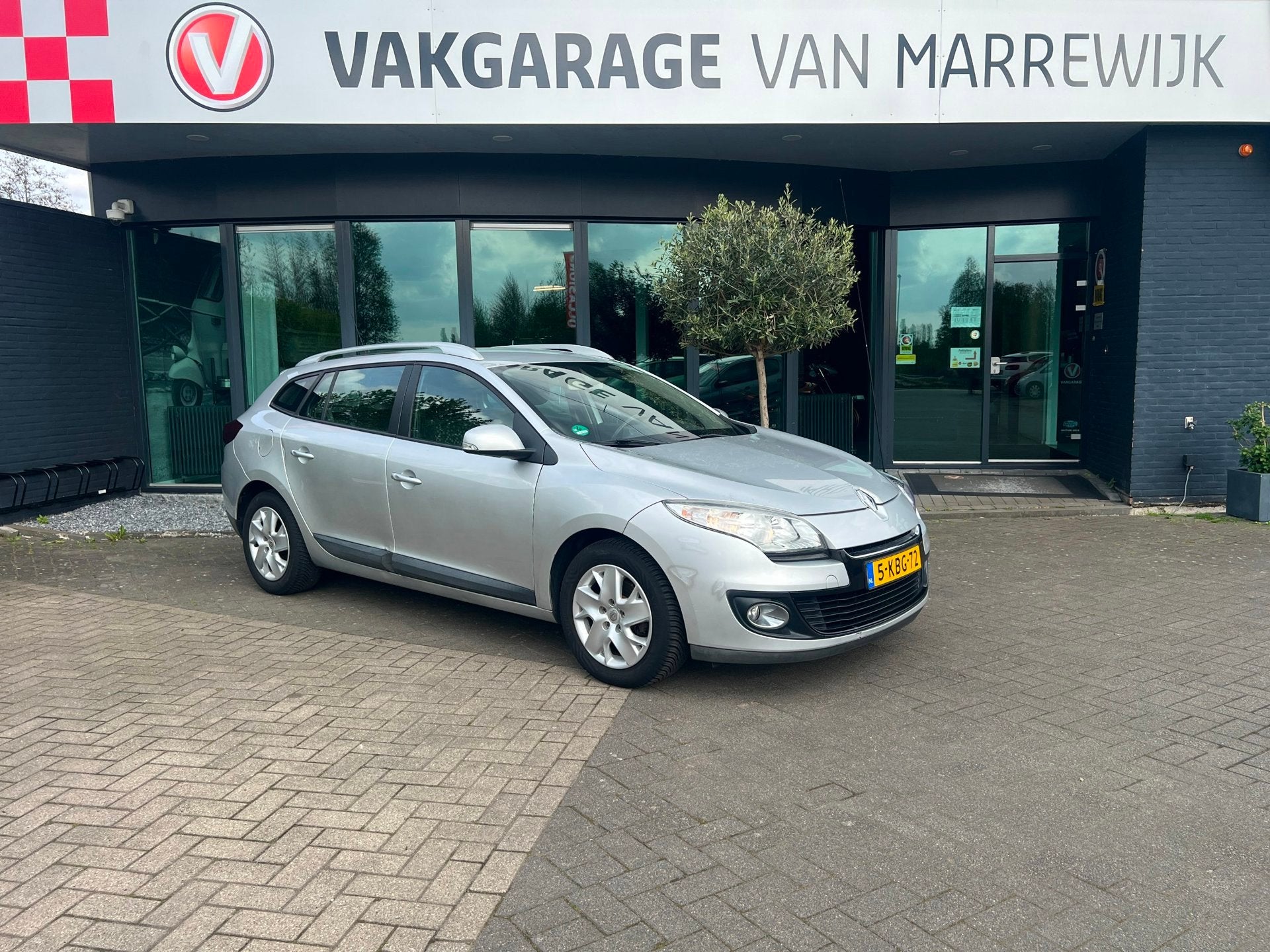 Renault Mégane Estate 1.5 dCi Expression, Auto's, Renault, Voorwielaandrijving, Euro 5, Gebruikt, 4 cilinders