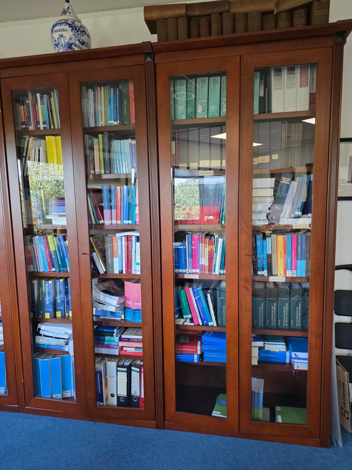 3 Boekenkasten met topverlichting, 240x100x40 cm, Ophalen, Romaans, Met deur(en), 200 cm of meer