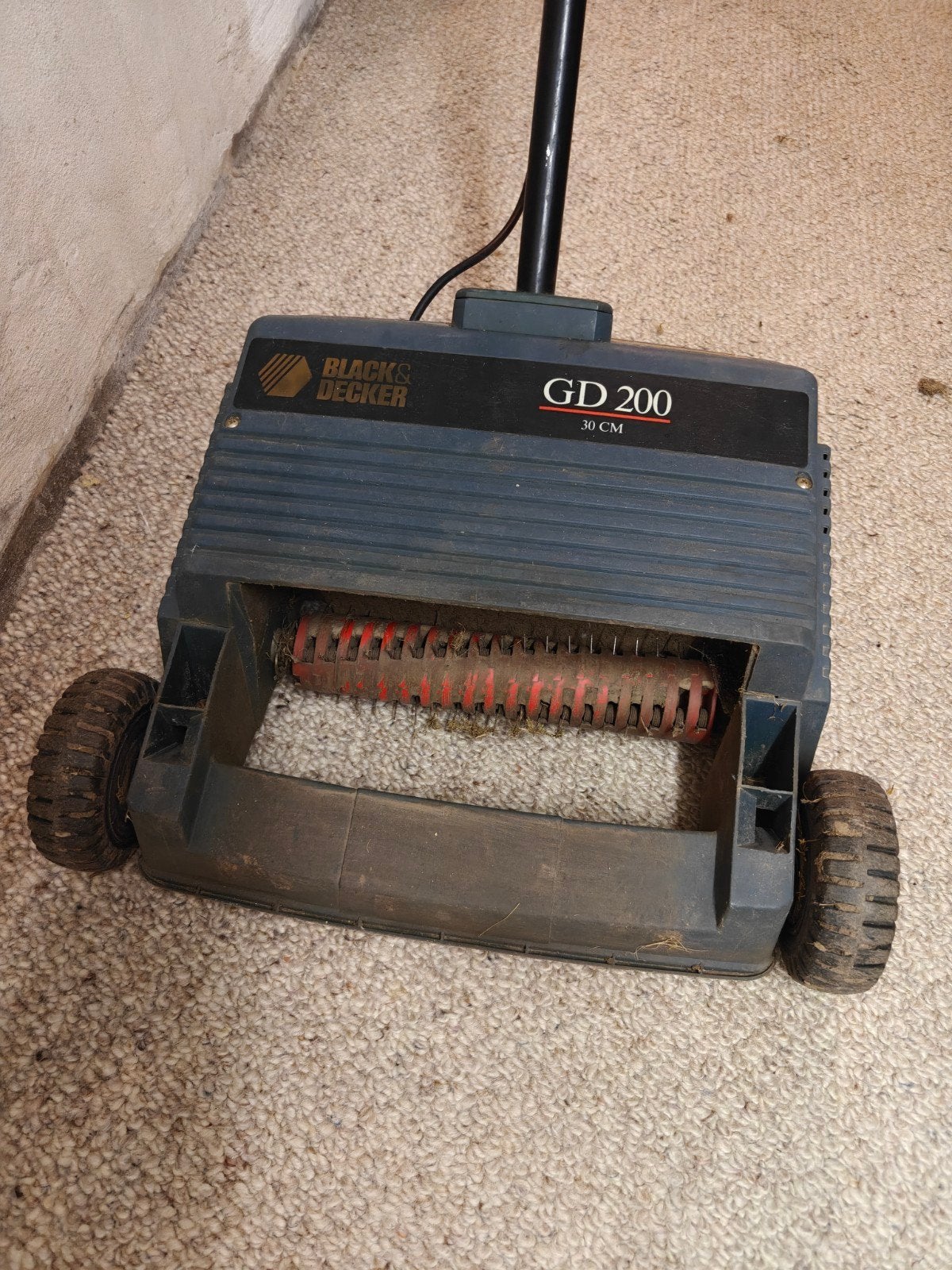 Black & Decker GD 200 Verticuteermachine met opvangbak, Tuin en Terras, Ophalen, Gebruikt, Elektrisch, Black & Decker