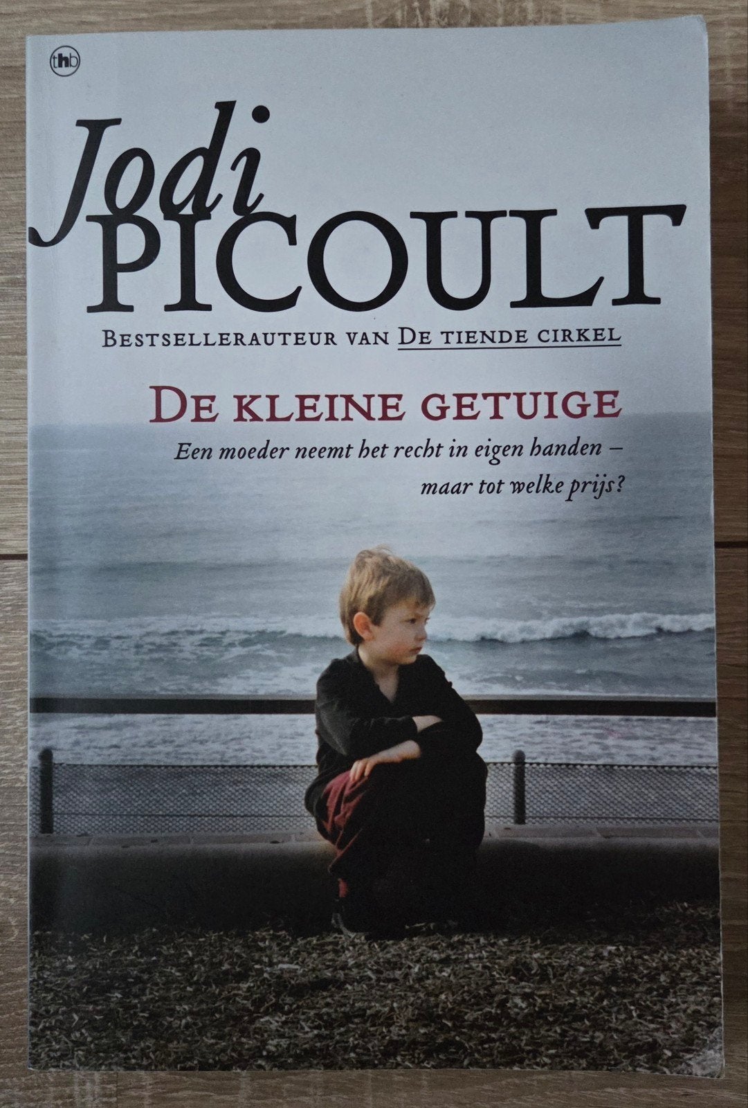 Jodi Picoult - De kleine getuige, Boeken, Ophalen of Verzenden, Zo goed als nieuw, J. Picoult