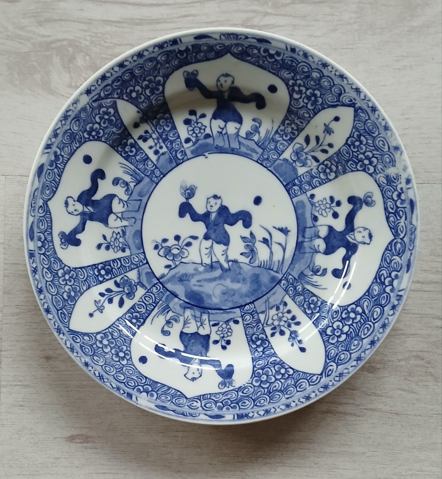 Antiek Mosa Maastricht 'Zotjes' wandbord / Chinoiserie – 22,, Ophalen of Verzenden