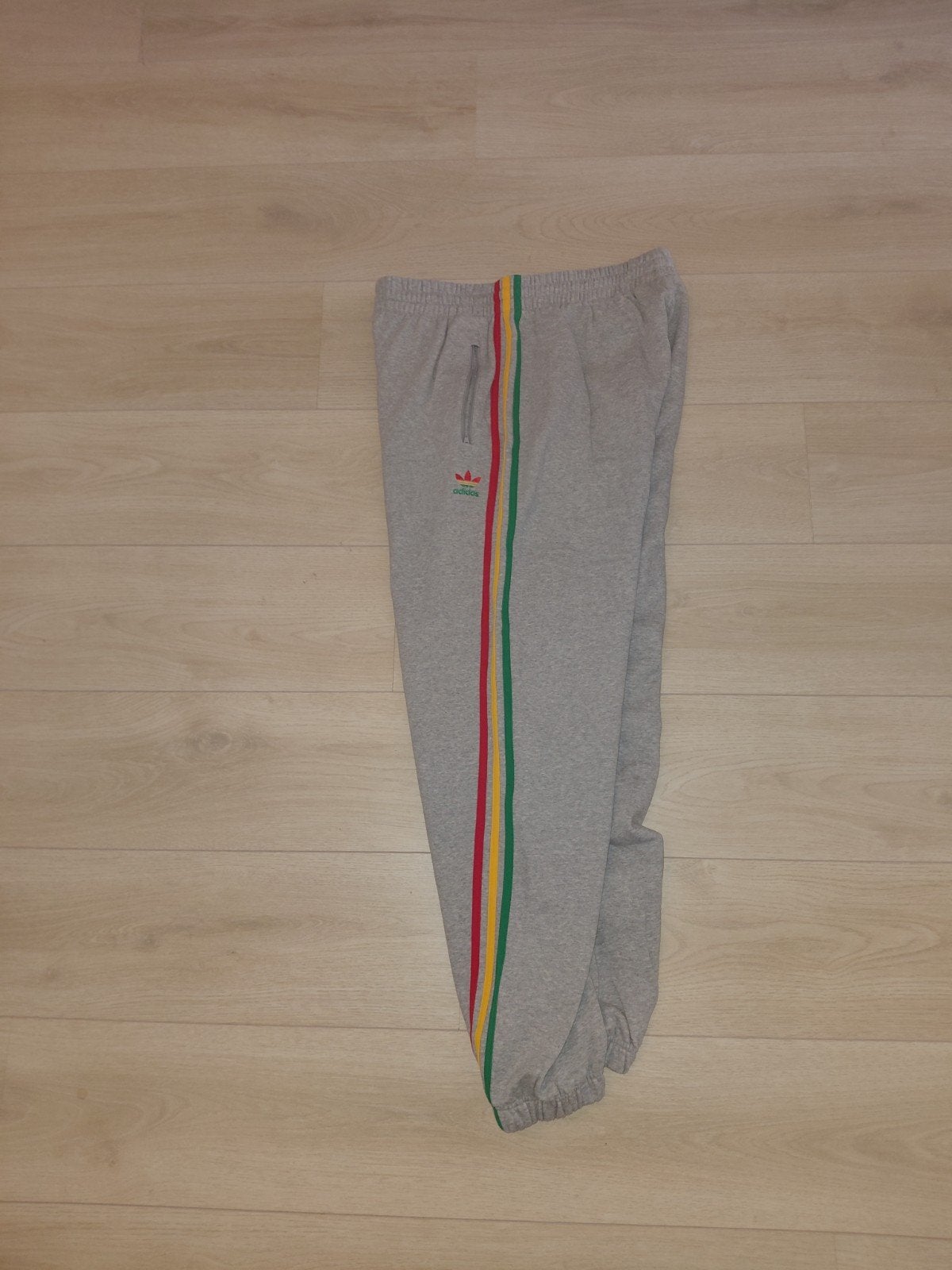 Adidas Rasta Stripes Broek Maat L als new, Kleding | Heren, Maat 52/54 (L), Meerkleurig, Ophalen of Verzenden, Zo goed als nieuw