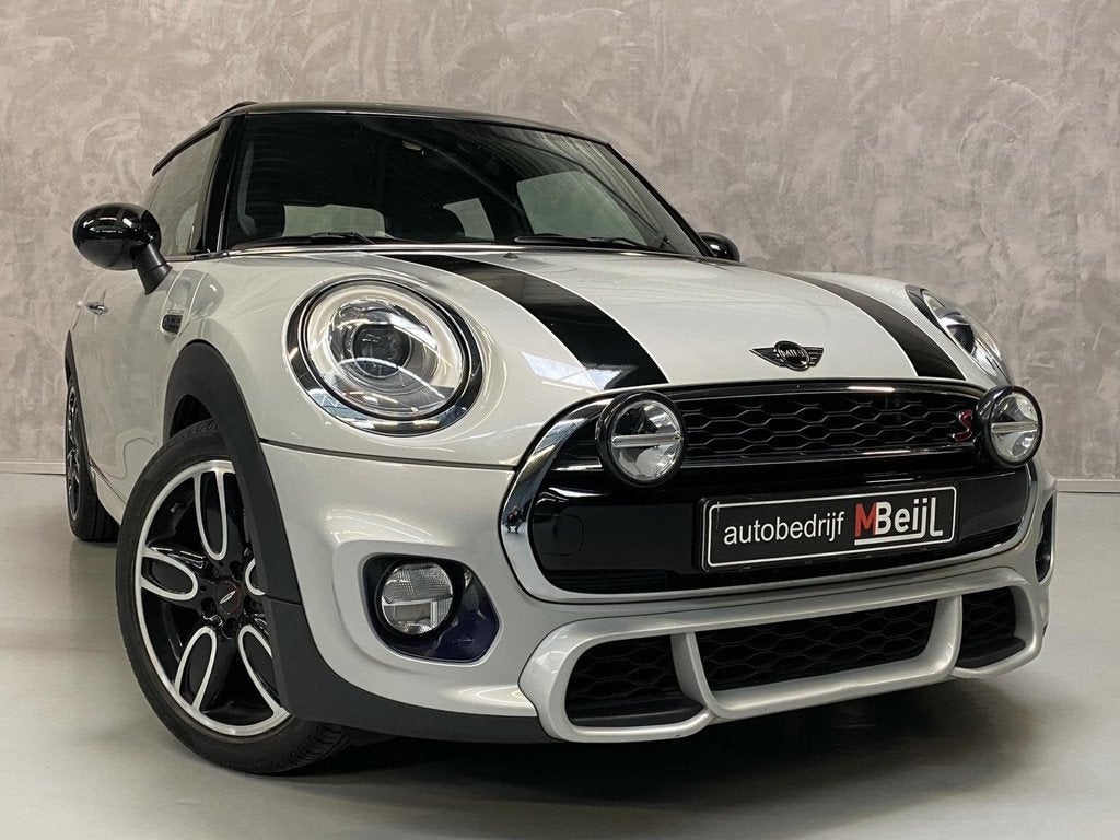 Mini Mini 1.5 Cooper Business /JWC Pakket /Harman kardon/ Na, Voorwielaandrijving, Navigatiesysteem, 136 pk, Gebruikt