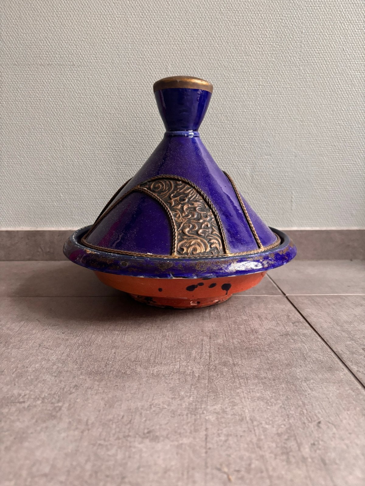 Prachtige Marokkaanse Tajine - Blauw met Gouden Details, Ophalen of Verzenden, Steen/keramiek, Overige typen, Gebruikt