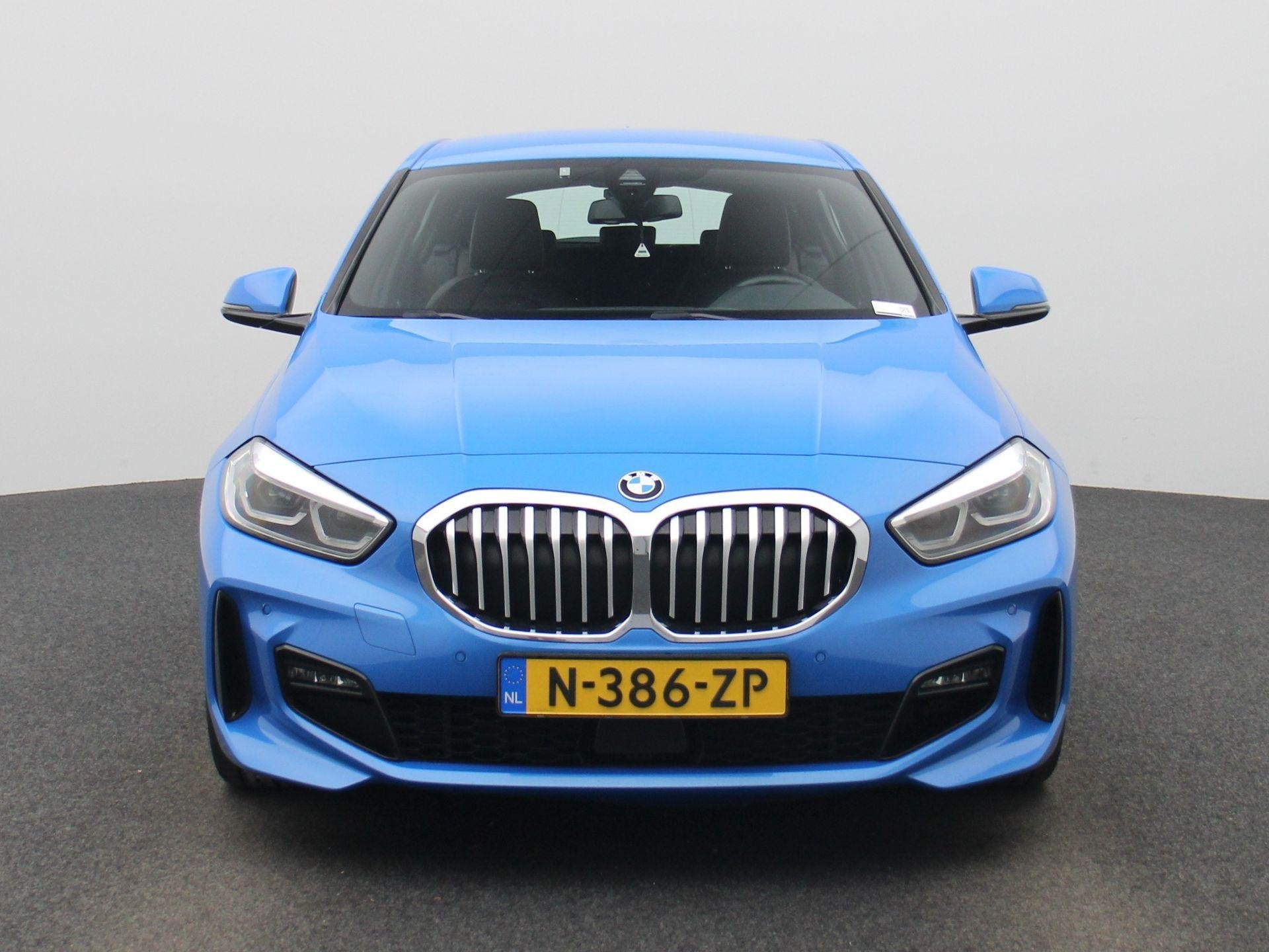 BMW 1-serie 116i Business Edition Plus, Auto's, Gebruikt, Blauw, Bedrijf, Handgeschakeld
